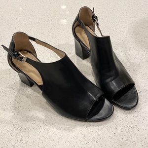 Beautiful black Adrienne Vittadini open toe shoe